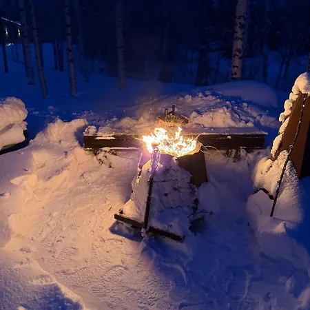 Aurora Riverside Lodge, Sauna, Near Arctic Circle וילה