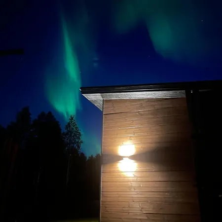 וילה Aurora Riverside Lodge, Sauna, Near Arctic Circle *